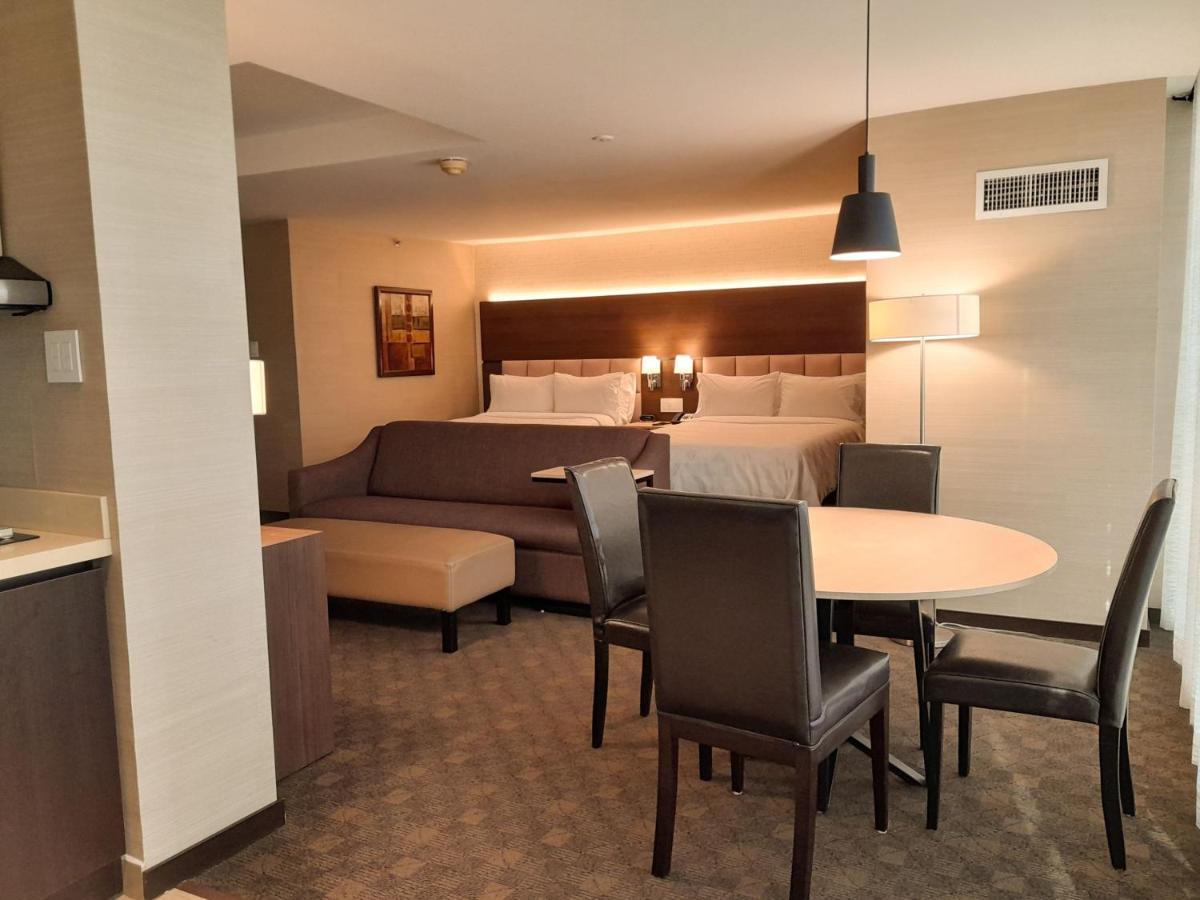 By Ihg