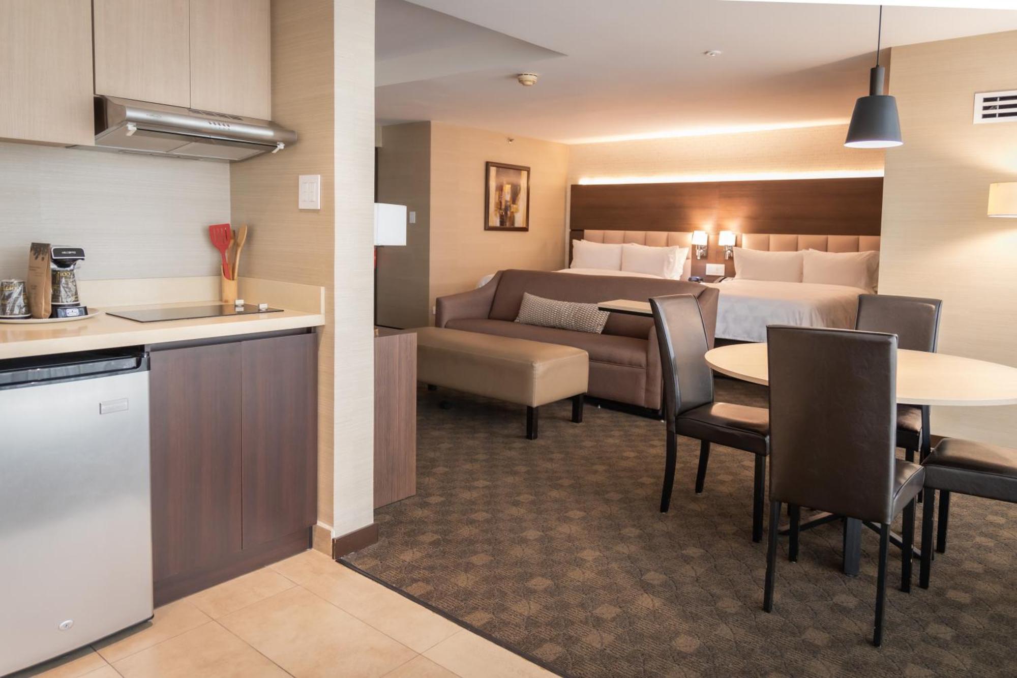 By Ihg