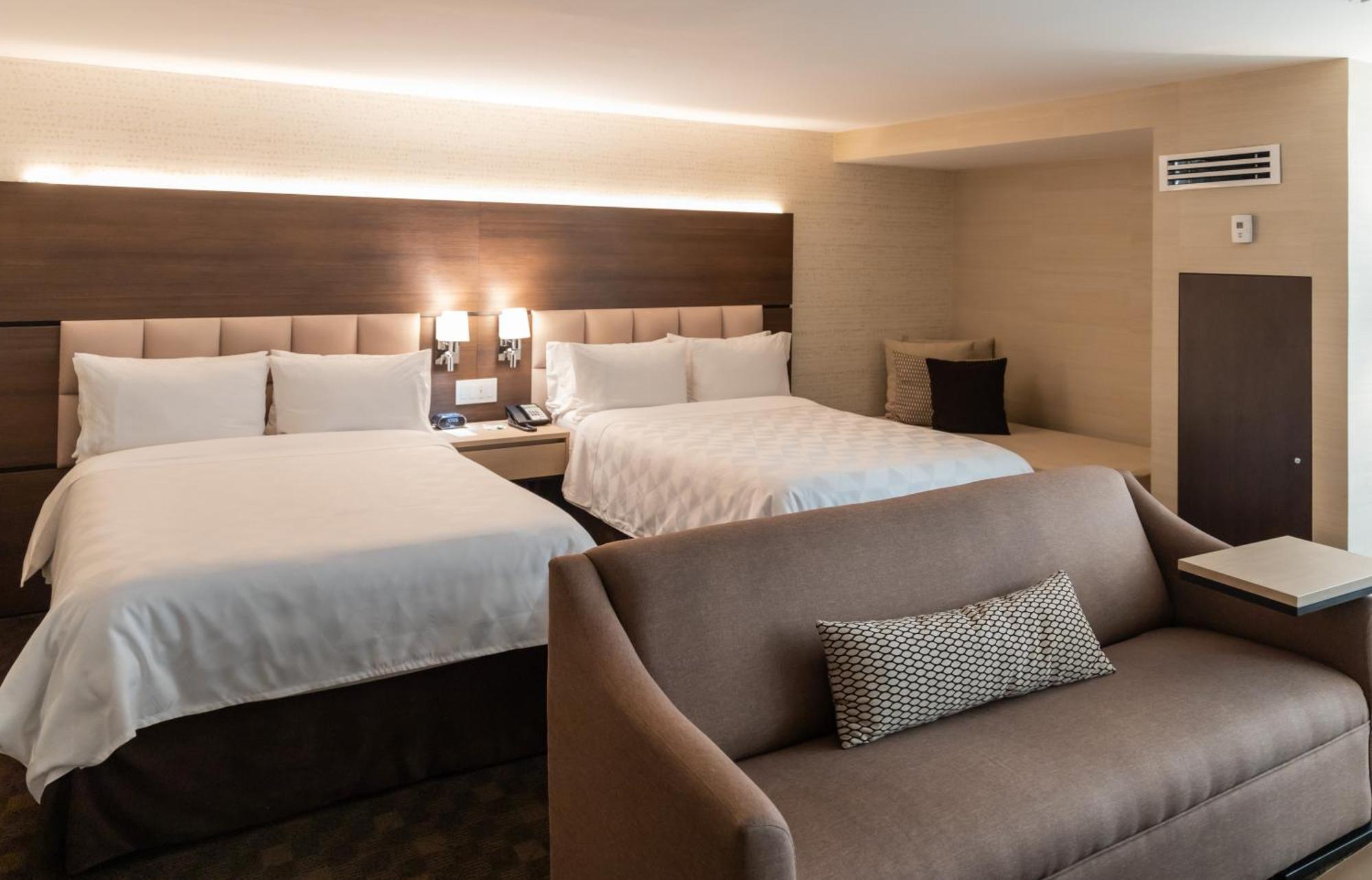 By Ihg 4*